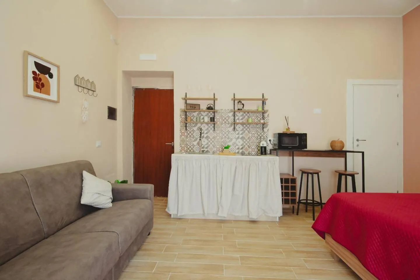 Marie Home Experience 1 Deluxe Naples Apartment